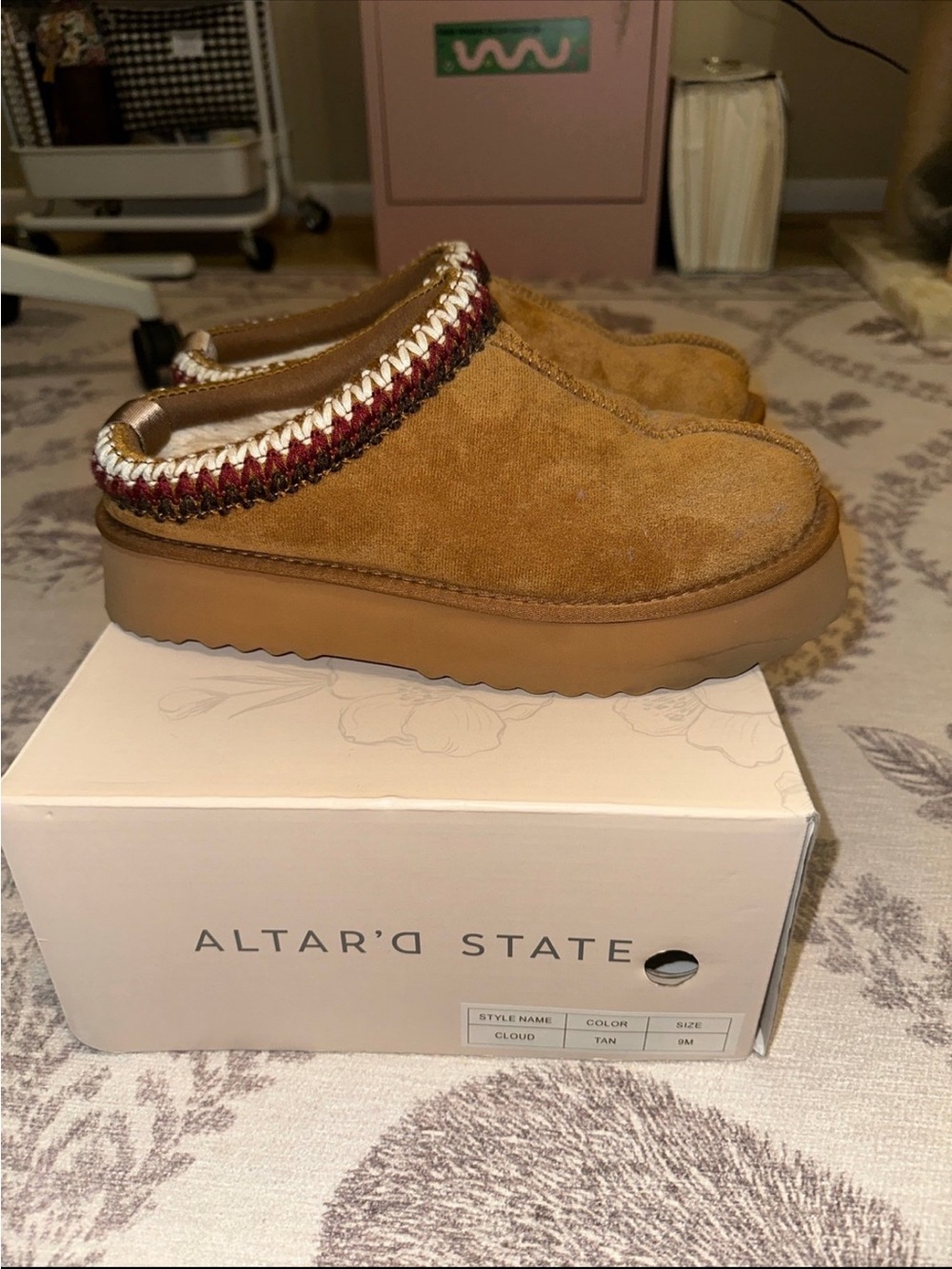 Altar’d State Cloud Slippers Size 9 Suede Platform Mule Slippers in Camel - Picture 2 of 6